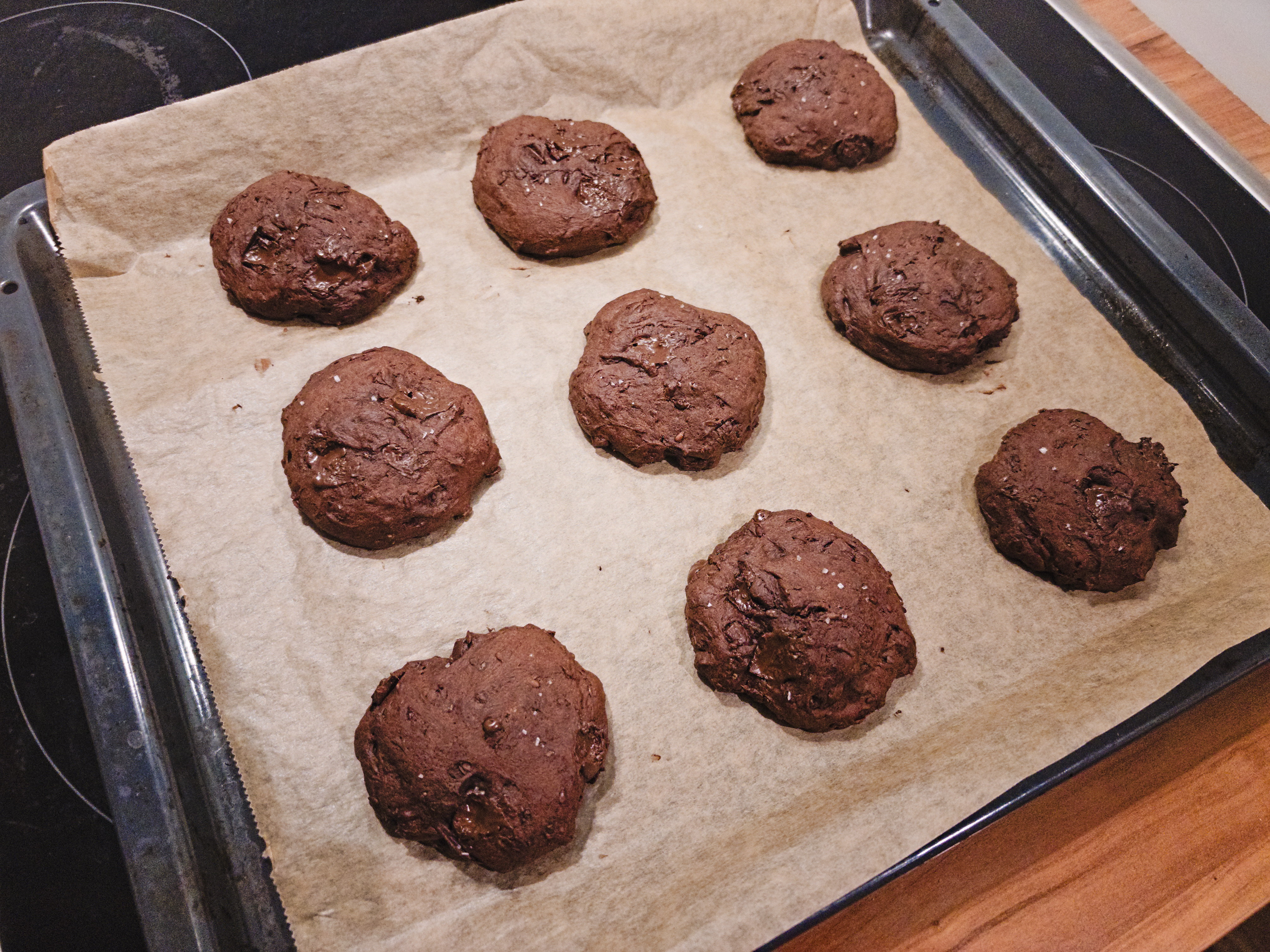 Baked cookies on a tray